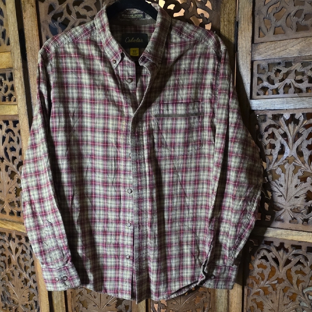 🌟 Cabela's Men's Red and Green Plaid Button Down Shirt